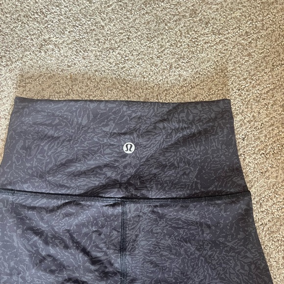 Lululemon Leggings 7/8 length - Picture 3 of 3